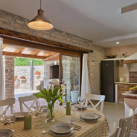 Milica For 6 People - Pet Friendly Eco House With Private Pool